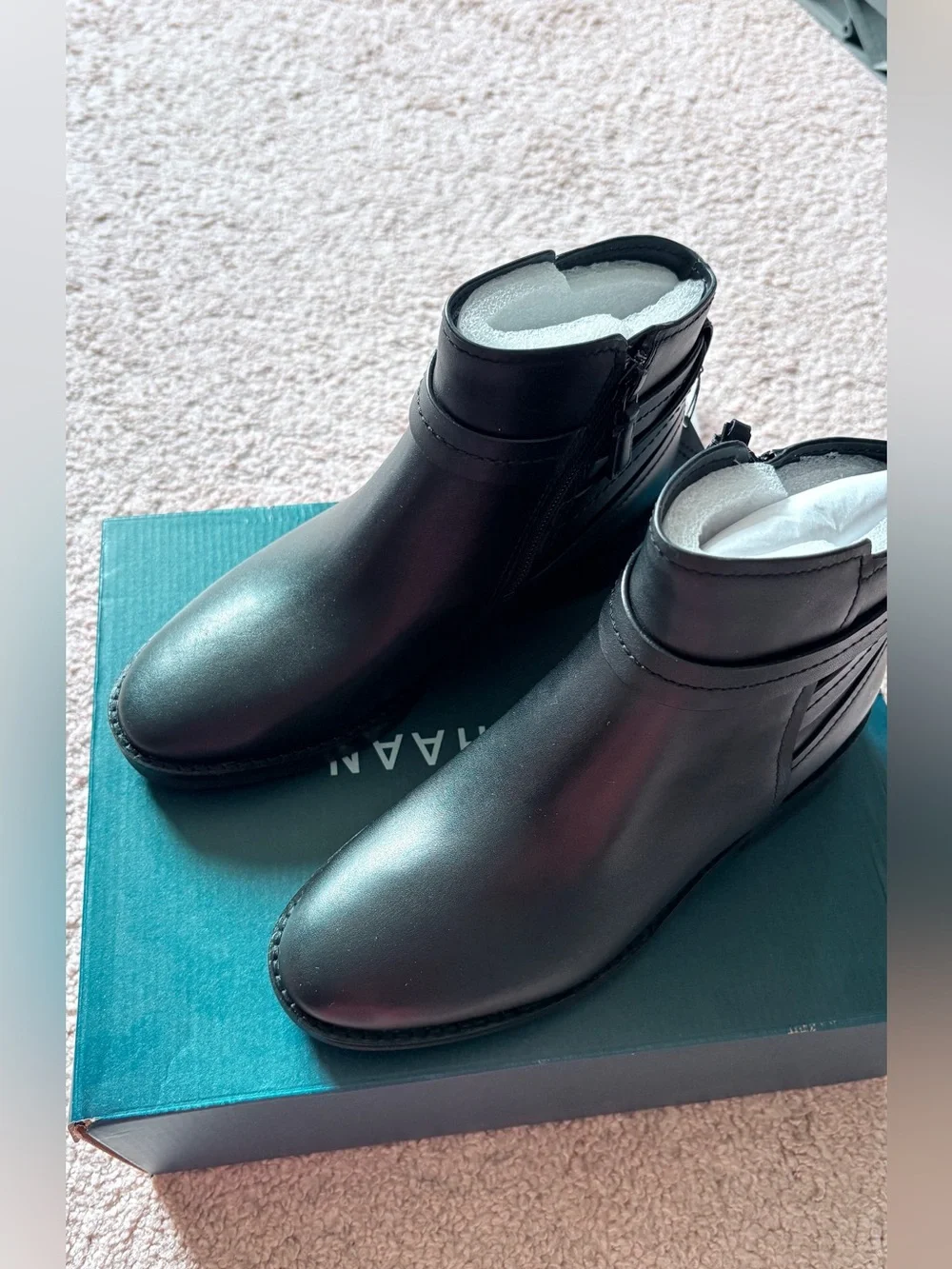 Cole Haan Rosalyn Black Leather ankle boots sizs 5